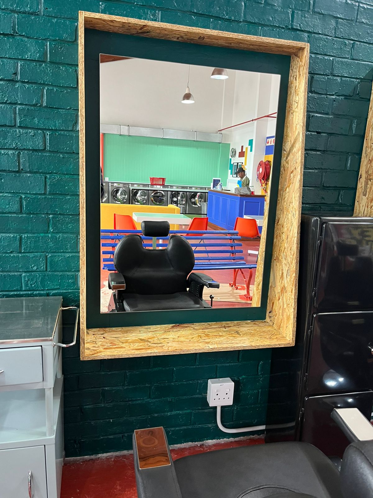 Barber station